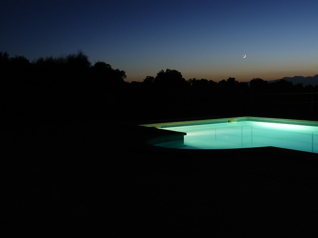 osvětlený bazén.jpg