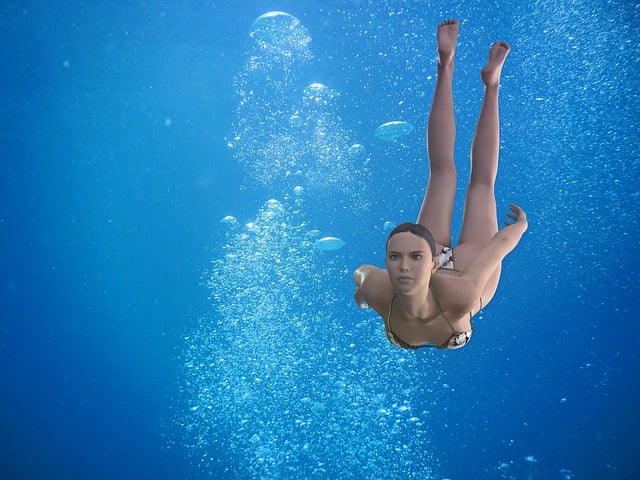 dívka v bazénu
